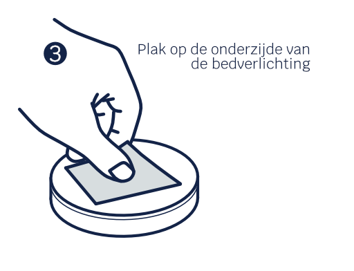 Illustratie van een hand die dubbelzijdig tape op de achterkant van het lichtje plakt